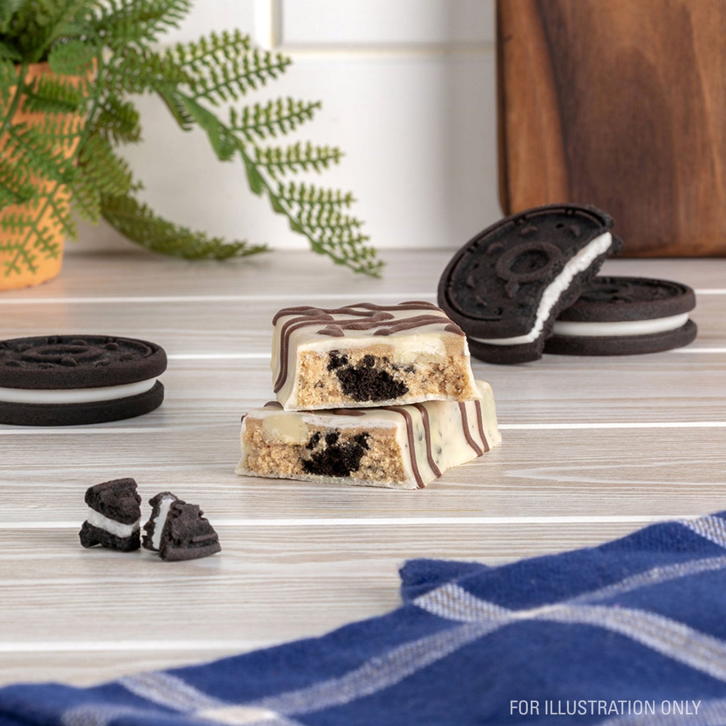 dipped-cookies-and-cream-protein-bars-f4 15807_QN_USA_ProteinBar_CAC_InterimAssetUpdate_Digital-Dipped-ProductCarouselSet_Tabletop1.jpg